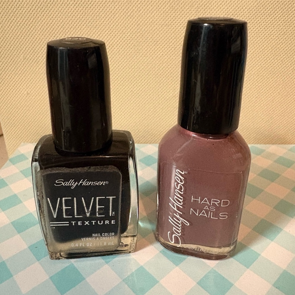 Sally Hansen Nail Polish Duo - Black and Taupe